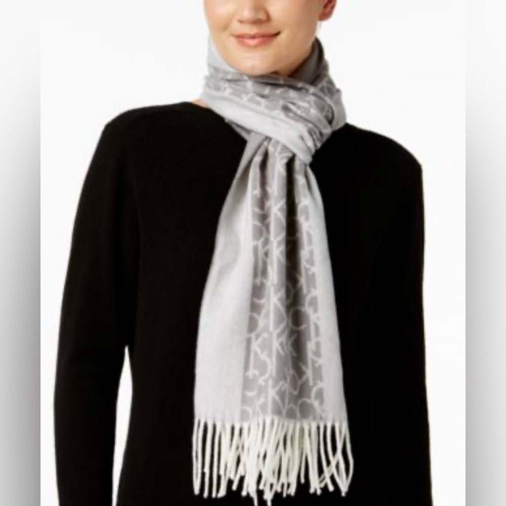 Calvin Klein Signature & Solid Boarder Scarf/ Nwot / Beige N Cream